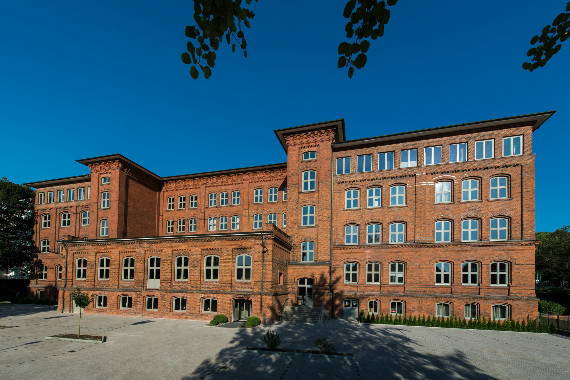 Volksschule Hotel Hambourg